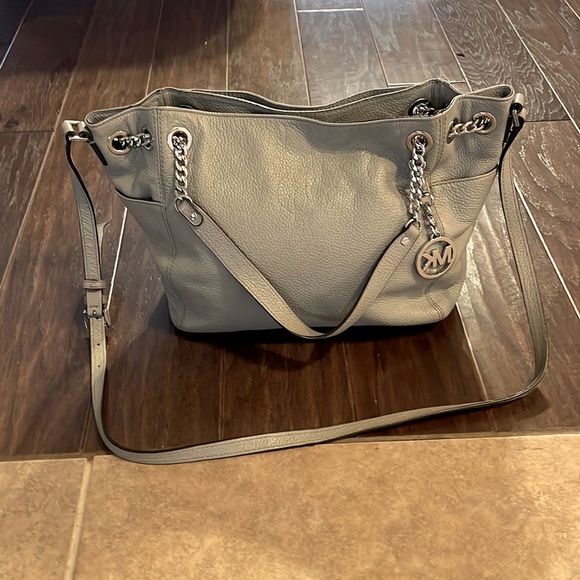 Michael Kors Handbags - Michael Kors pebbled leather large handbag